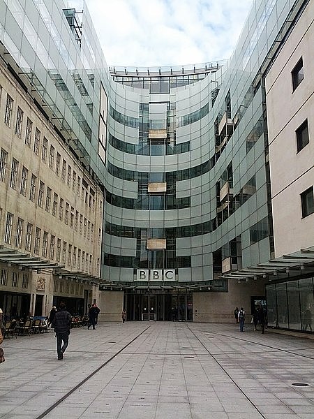 BBC将关闭两个电视频道并将内容转移到线上以削减成本 - 1
