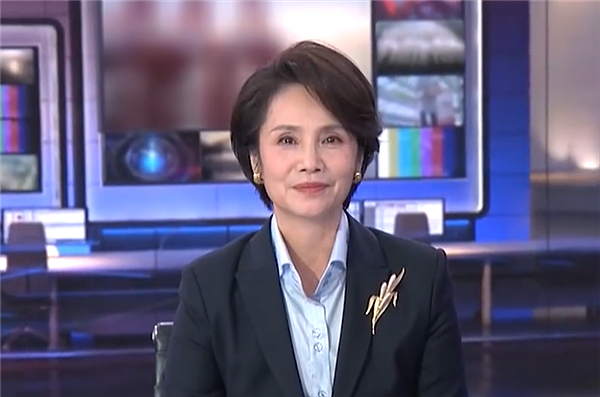 60 岁央视主播徐俐宣布退休 直播最后时刻挥手再见 - 2