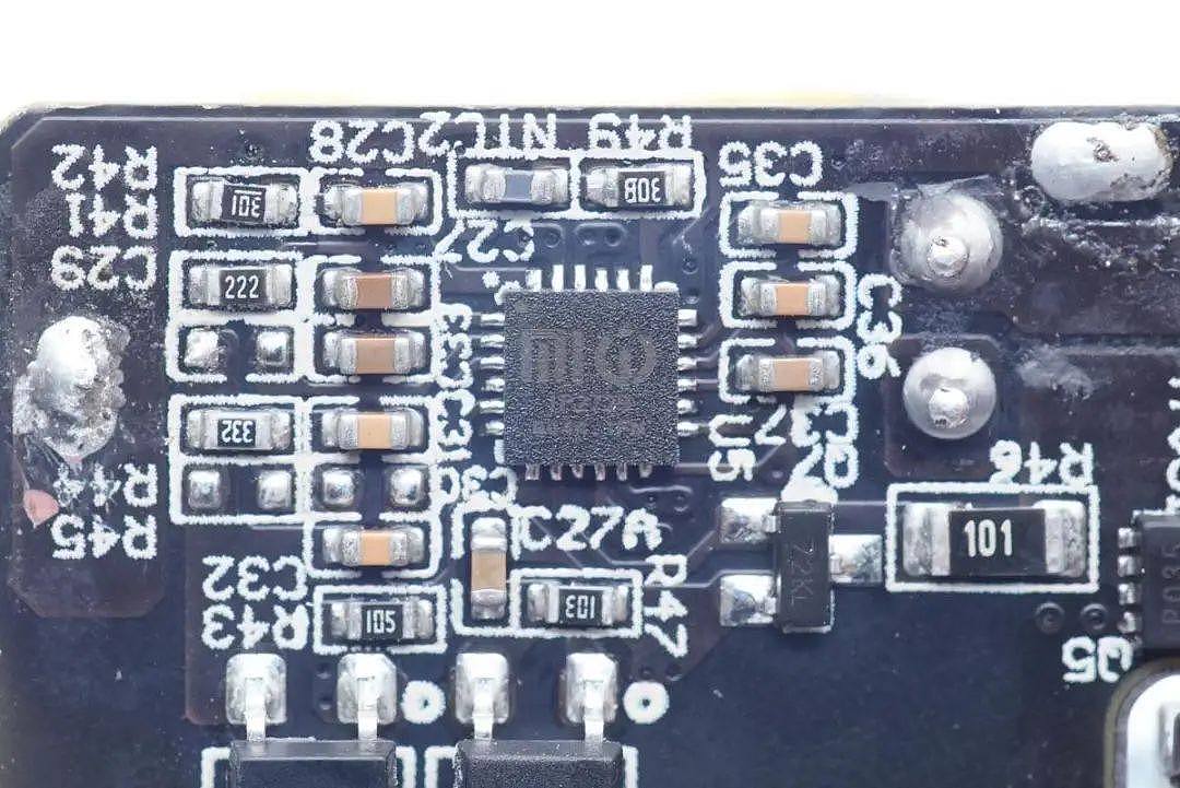 拆解报告：Redmi Note 11 Pro+标配120W充电器MDY-12-ED-充电头网