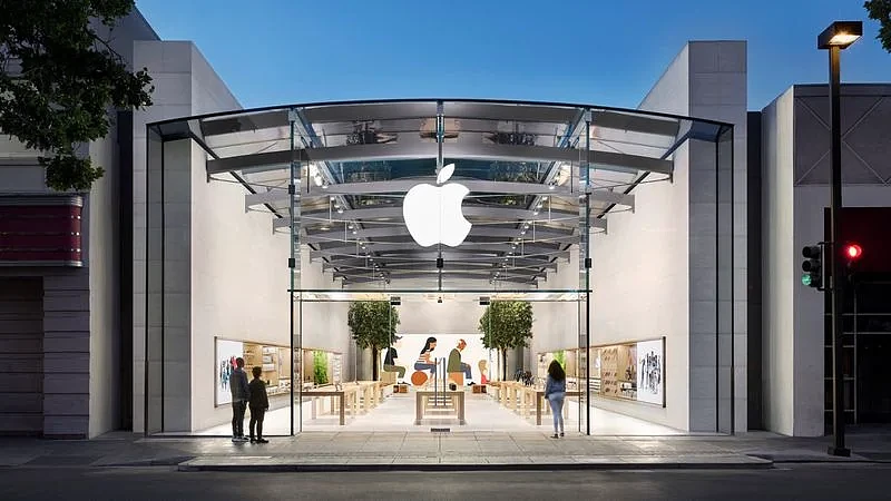 高盛：苹果iPhone供应逐渐好转 MacBook供不应求 - 1