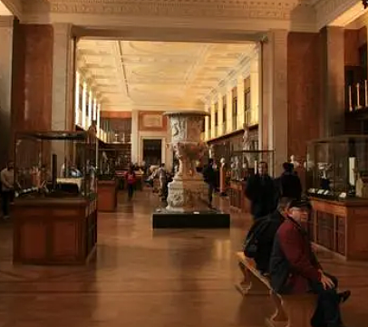 大英博物馆的镇馆之宝：罗塞塔石碑 - 1
