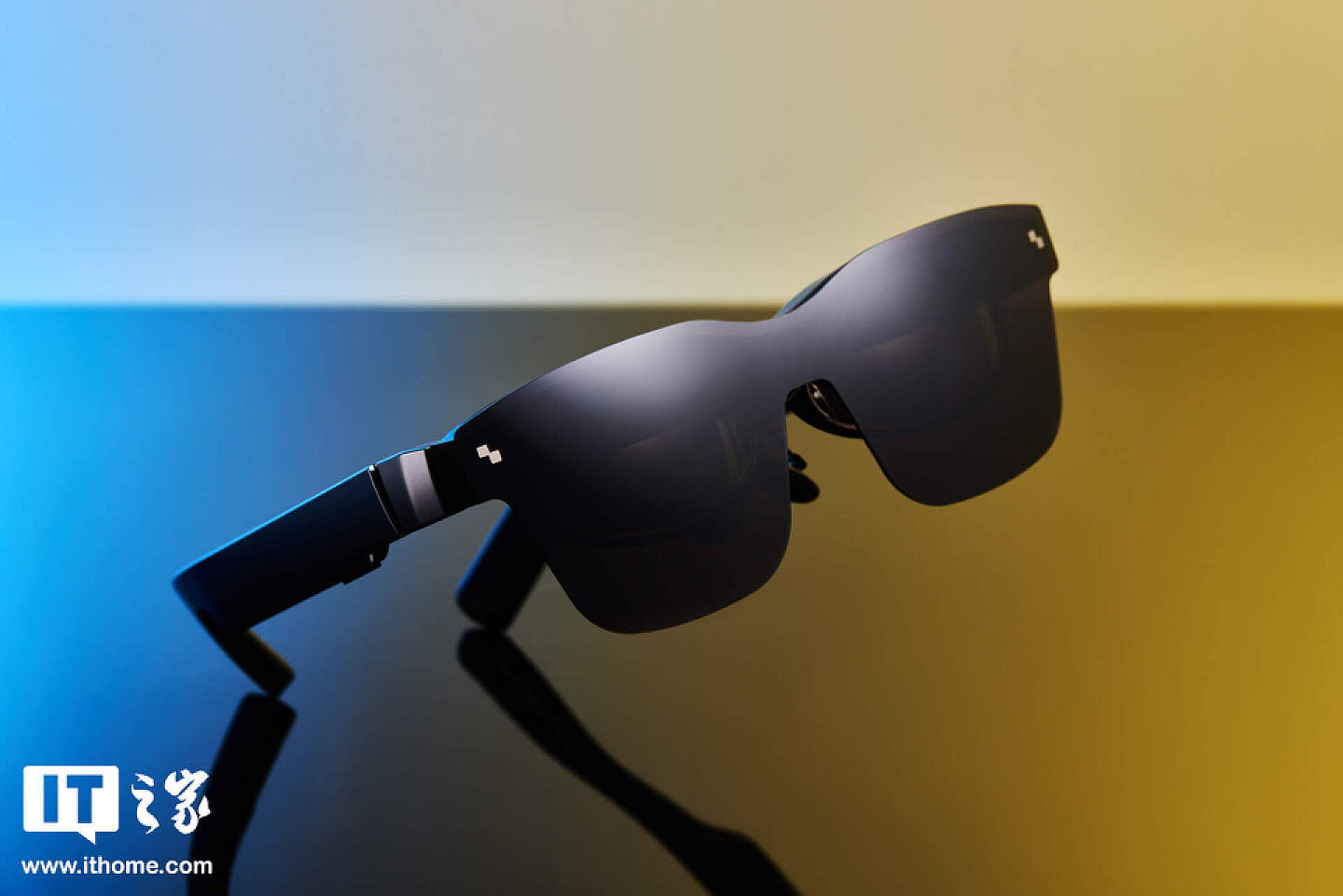 【IT之家评测室】雷鸟 Air 2s 智能眼镜体验：便携巨幕，随时随地躺玩 - 5