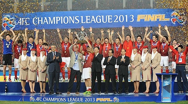 八年前的今天，广州队夺得队史首个亚冠联赛冠军 - 1