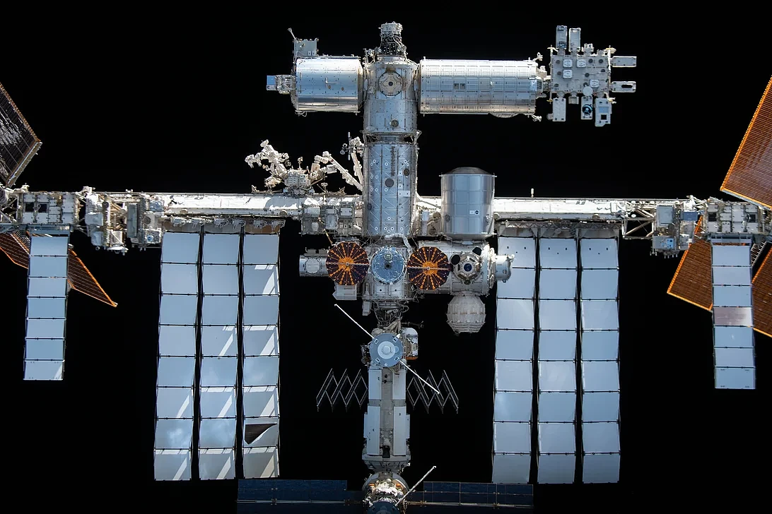 NASA公布新一批ISS近照：摄于Crew-2返回地球任务期间 - 7