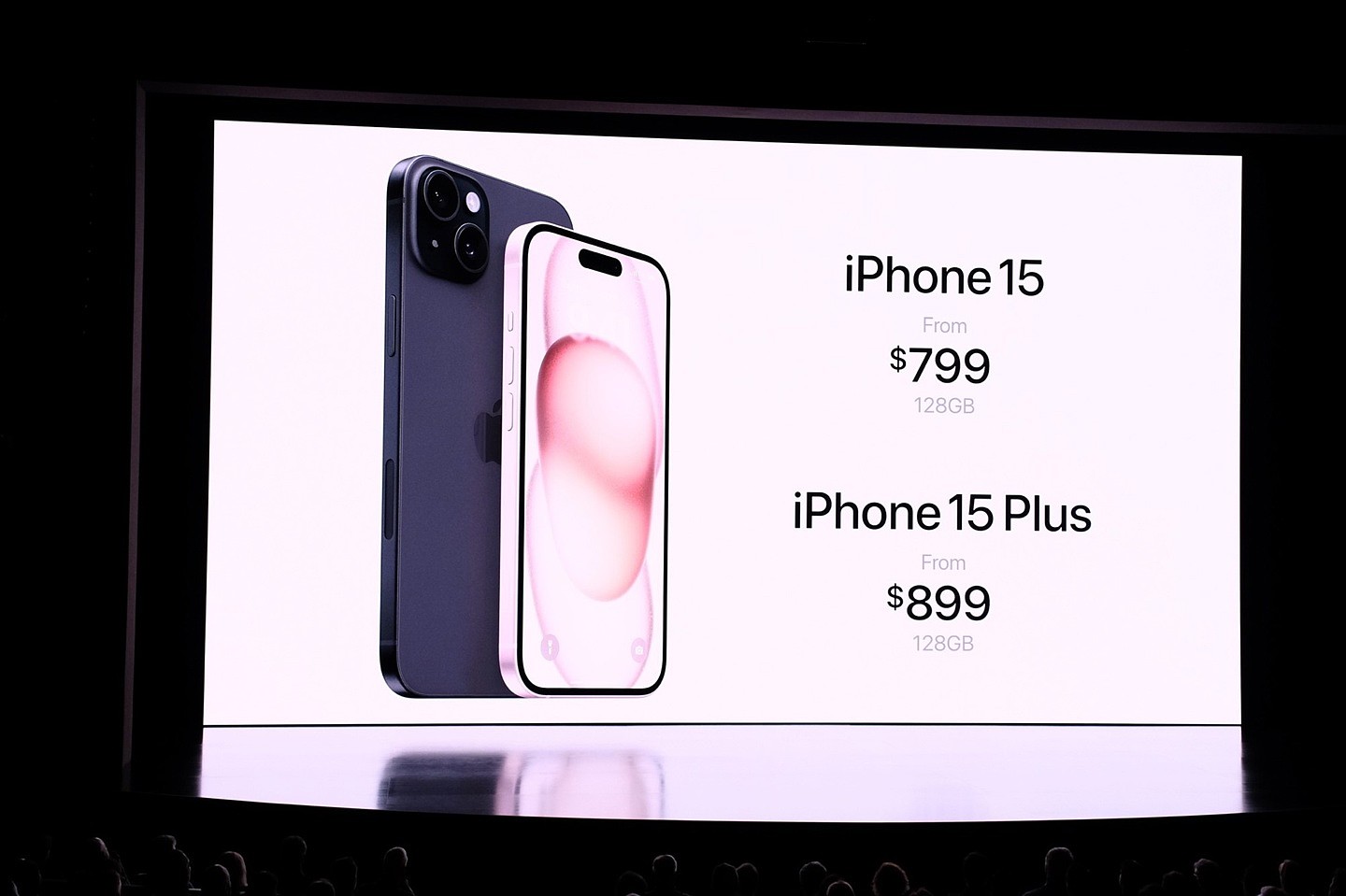 苹果发布 6.1/6.7 英寸 iPhone 15 标准机型：升级灵动岛、配 4800 万主摄、改用 USB-C 端口，起售价 799/899 美元 - 30