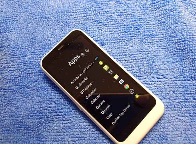 诺基亚 2014 款 Ion Mini 原型机曝光：独特楔形设计，搭载安卓 4.4.2 系统 - 5