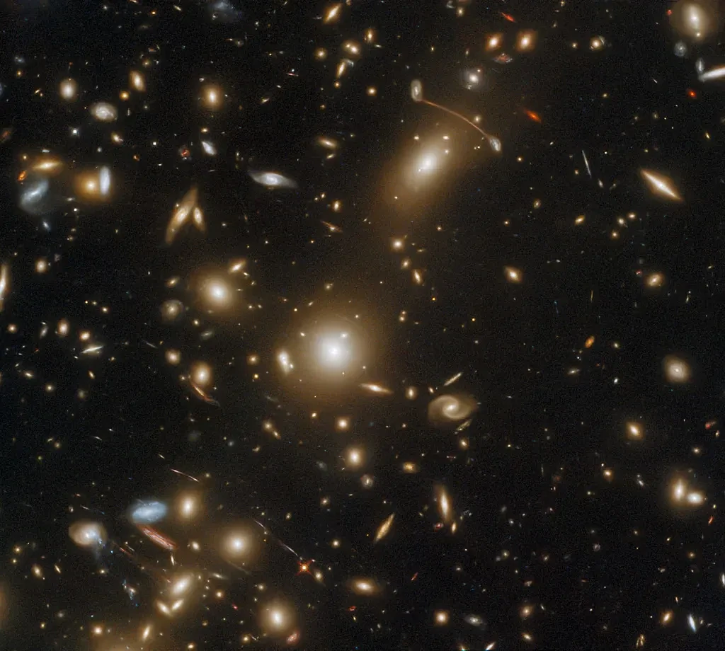 哈勃太空望远镜捕捉到巨大星系团Abell 1351的快照 - 1
