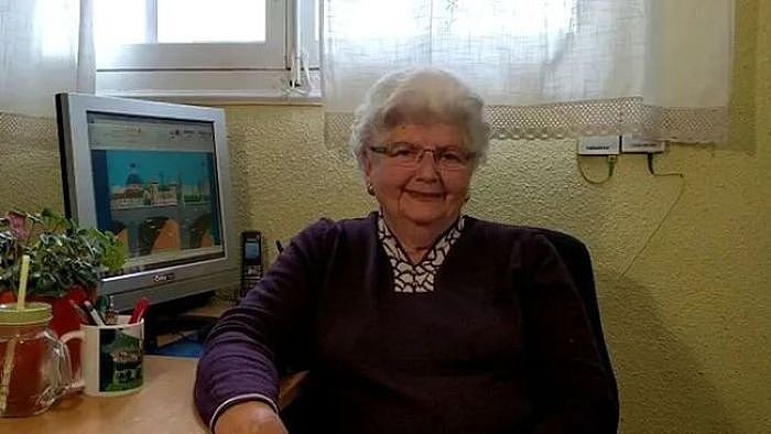 91 岁的西班牙奶奶 用微软自带“画图”软件画成网红 - 2
