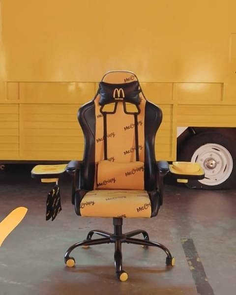 肥宅狂喜：英国麦当劳推出麦麦脆鸡堡终极电竞椅 - 1