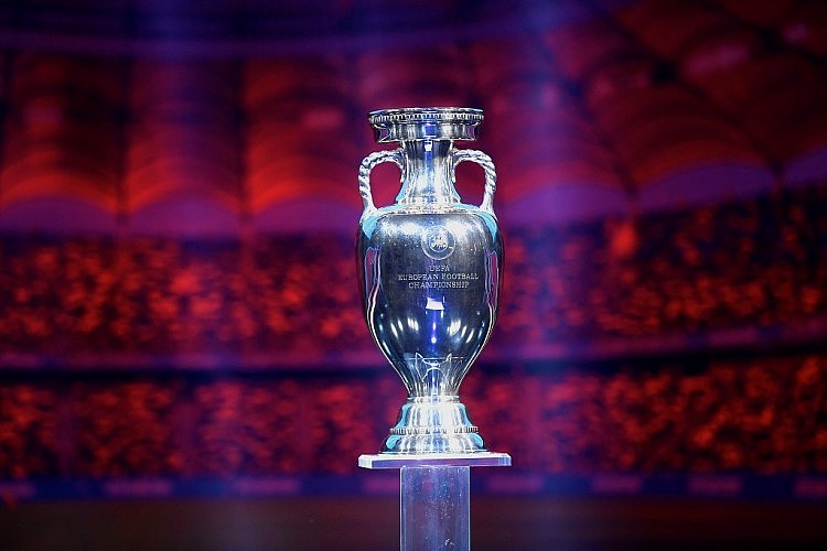 欧足联官方：2028欧洲杯主办权申请开启，2023年9月宣布主办国
