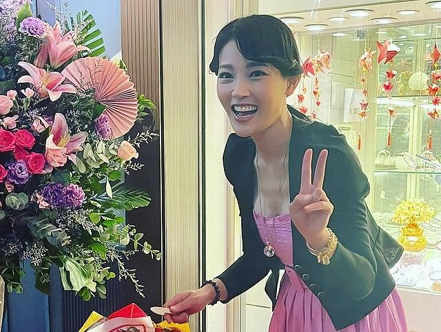 48岁TVB知名女星为转运宣布改名！与男友恋爱28年，坚持不婚主义 - 5