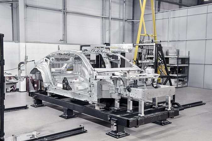 极星披露其Polestar 5电动轿车将采用定制的粘合铝平台 - 2