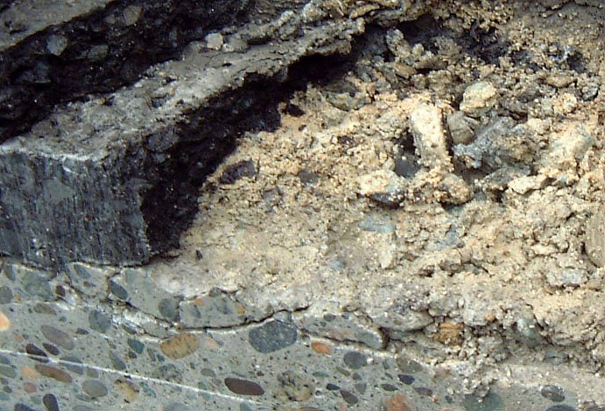 科学家揭示混凝土和沥青变质的原因 - 1