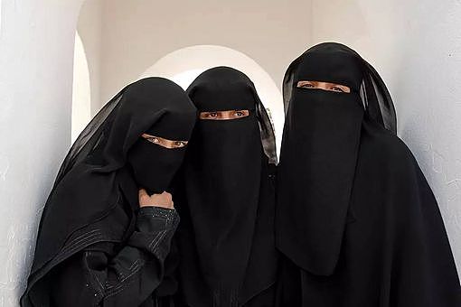 阿富汗塔利班为何要求女人必须戴头巾 - 1