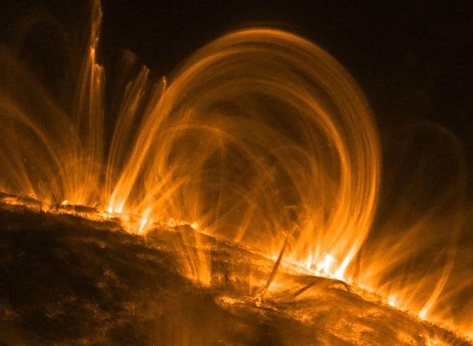 太阳带来的幻觉：日冕环可能不是我们所看到的那样 - 1
