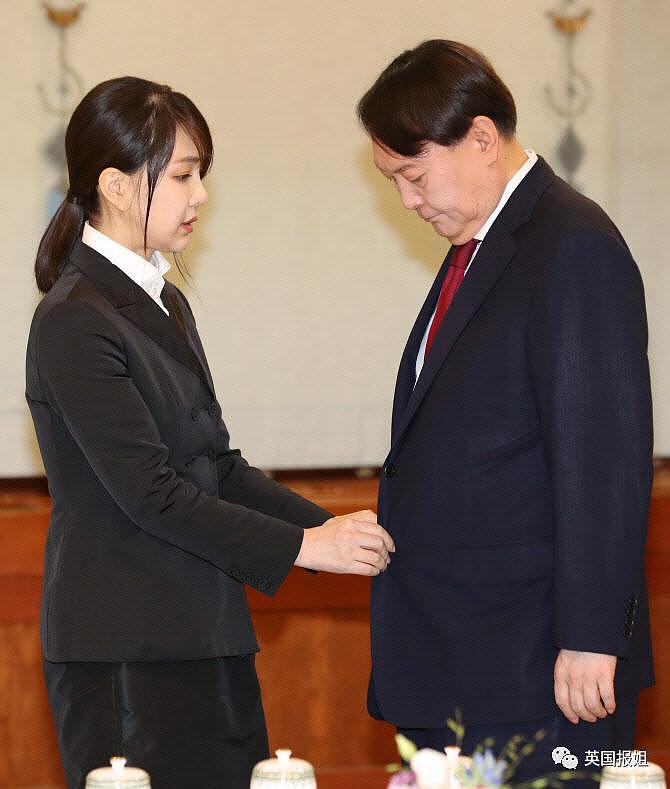 韩国新总统美艳夫人惹争议！整容行贿学历造假，却有死忠粉丝团 - 22