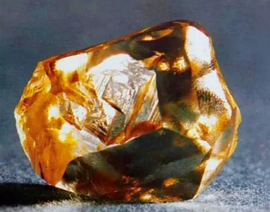 山东姑娘于1977年捡到特大钻石，足有158克拉，它是怎么形成的？ - 3
