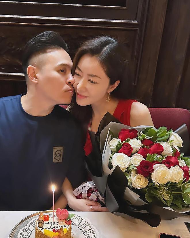 熊黛林庆结婚 7 周年 与丈夫亲密贴脸秀恩爱 - 6