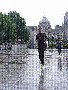 周润发在上海跑步 网友：许文强重回上海滩 - 1