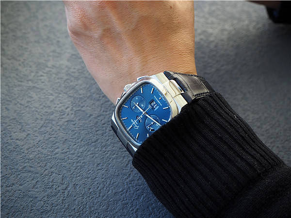 实拍评测：格拉苏蒂原创七零年代大日历计时腕表 - 15