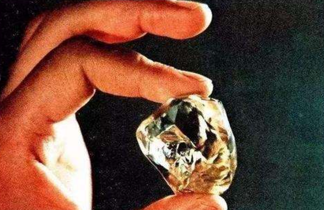山东姑娘于1977年捡到特大钻石，足有158克拉，它是怎么形成的？ - 8