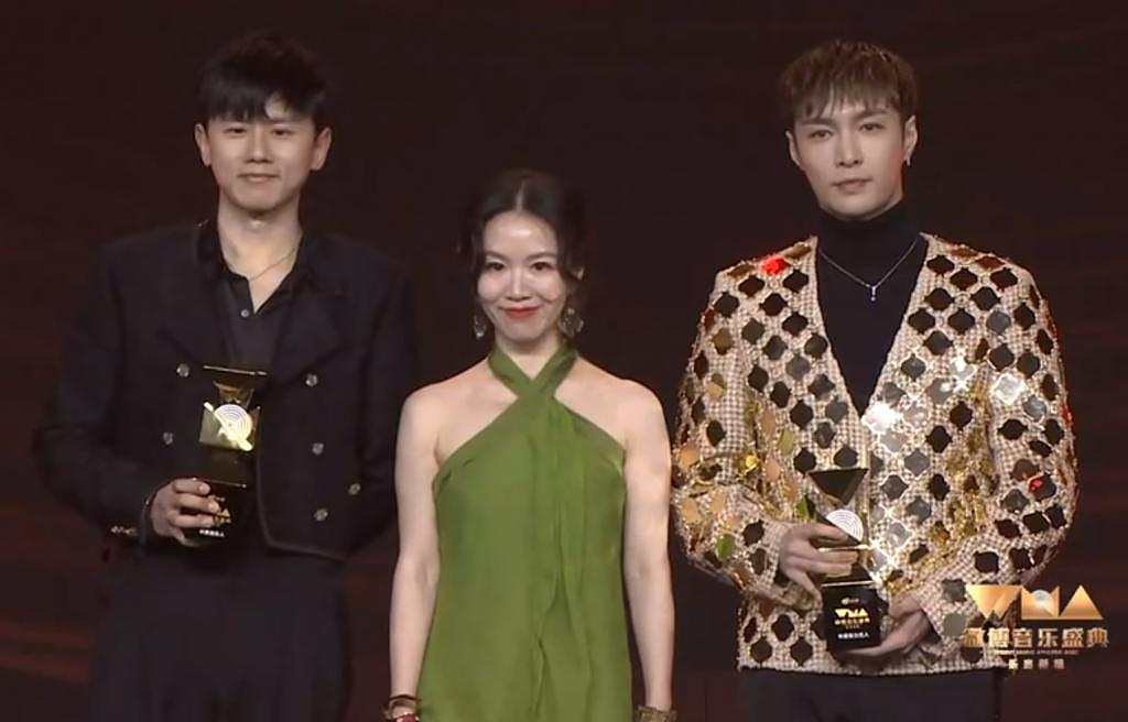 微博音乐盛典：红毯环节没几个穿得好看，华晨宇获年度男歌手奖 - 40