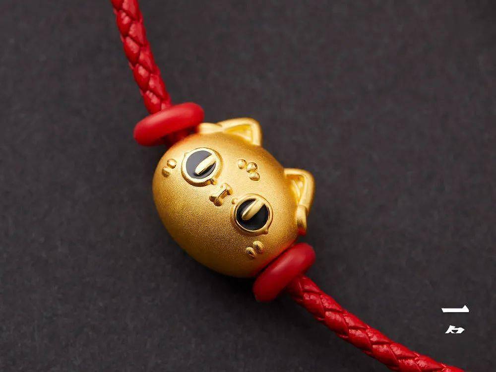 大英博物馆“网红藏品”，化身“足金萌猫”红绳，有趣又时髦 - 8