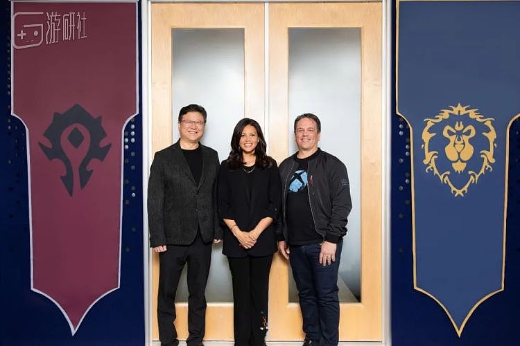 从左至右：网易CEO丁磊、新任暴雪总裁Johanna Faries、微软游戏CEO菲尔·斯宾塞