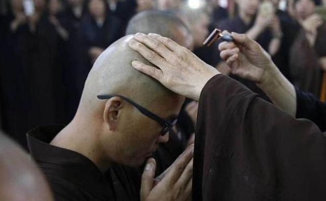 2015年，广东一身家10亿老板剃度为僧，与父母恩断义绝，隐居深山 - 1