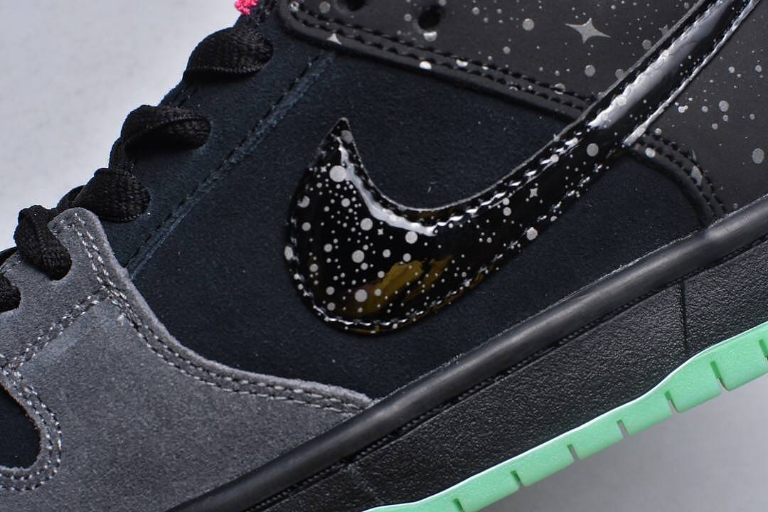 耐克 Premier x Nike SB Dunk Low Yeezy 北极光黑粉银河夜光板鞋 - 9
