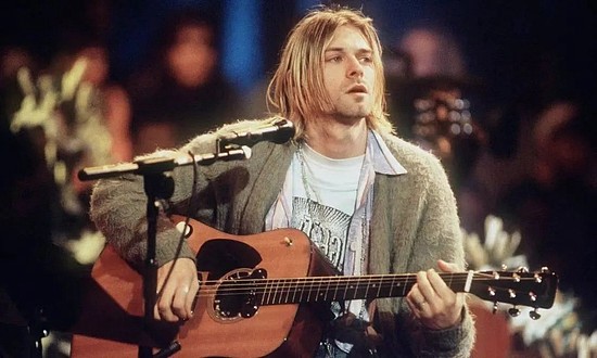 Kurt Cobain 在 MTV Unplugged 表演图片