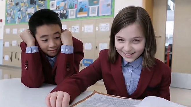 Jasper 当校园导员拍宣传片 中英文切换自如超可爱 - 16
