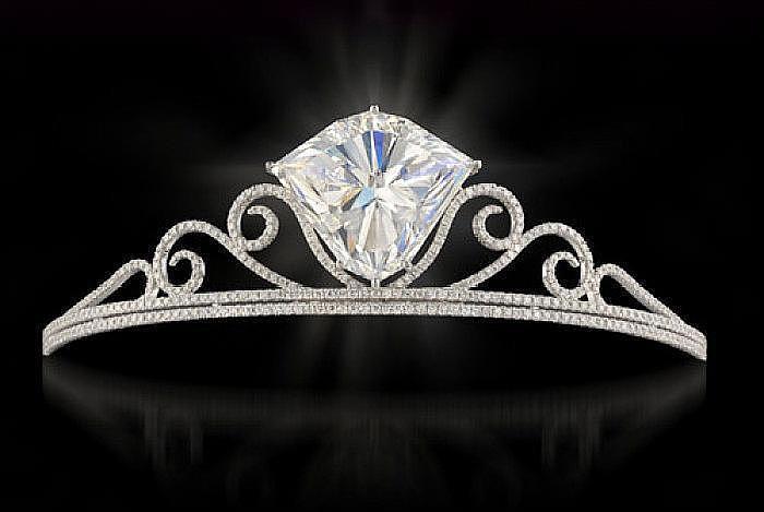 世界各国闪闪发光的奢华王冠，只有这顶是最大颗无色钻石镶嵌 - 9