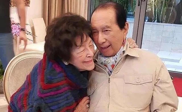 赌王 106 岁八姐何婉鸿去世，曾帮梁安琪争家产，是香港首位女状元 - 5