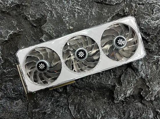 《鸣潮》帧率上限解除！影驰 GeForce RTX 40系列+DLSS带来性能狂飙！ - 12