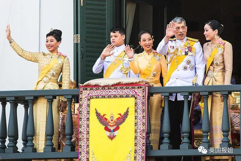 泰国 42 岁二王子流亡海外近 30 年后突然回国，想夺王位？ - 35