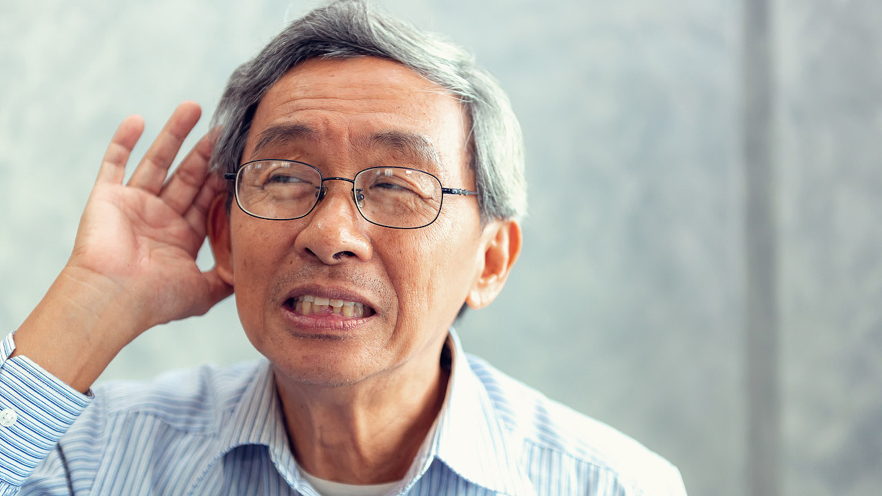 老年性耳聋不可逆，就可以放弃「治疗」？ - 1