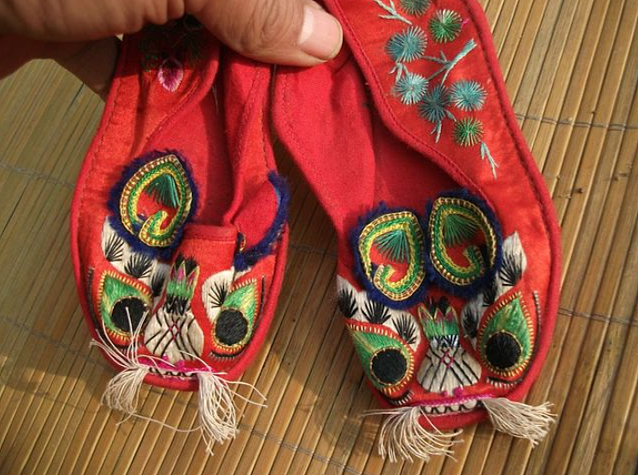 绣花鞋：古代女红技术的象征，中国鞋文化与刺绣艺术的完美结合 - 8