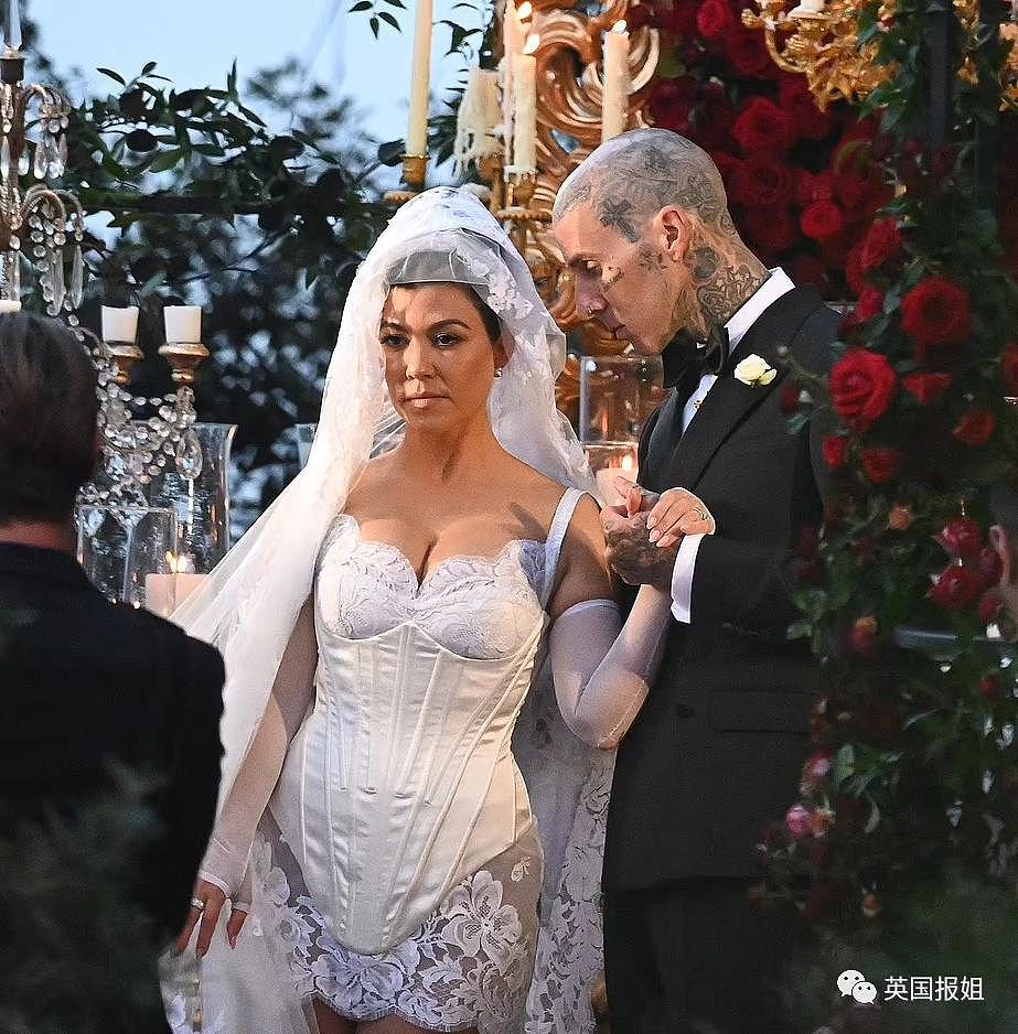 卡戴珊大姐正式结婚！城堡婚礼奢华梦幻，婚纱却被嘲像抹布 - 3
