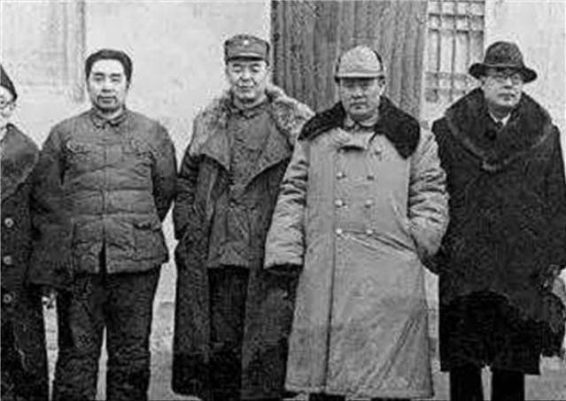 49年周总理宣布一项任命，傅作义当场掩面大哭，会议被迫暂时停止 - 7