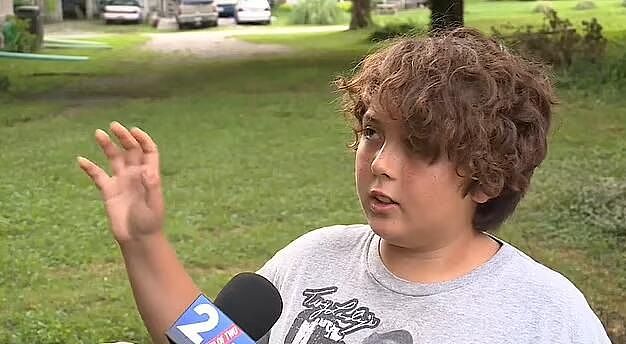 美国一名13岁男孩被冲进暴雨排水道 奇迹般获救毫发无损 - 1