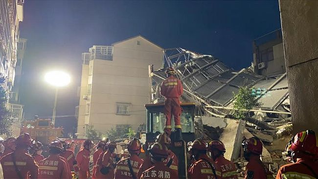 苏州吴江坍塌酒店的“前世今生”：曾被前业主以4800余万元抵押给银行，多次更名新业主刚接手 - 16