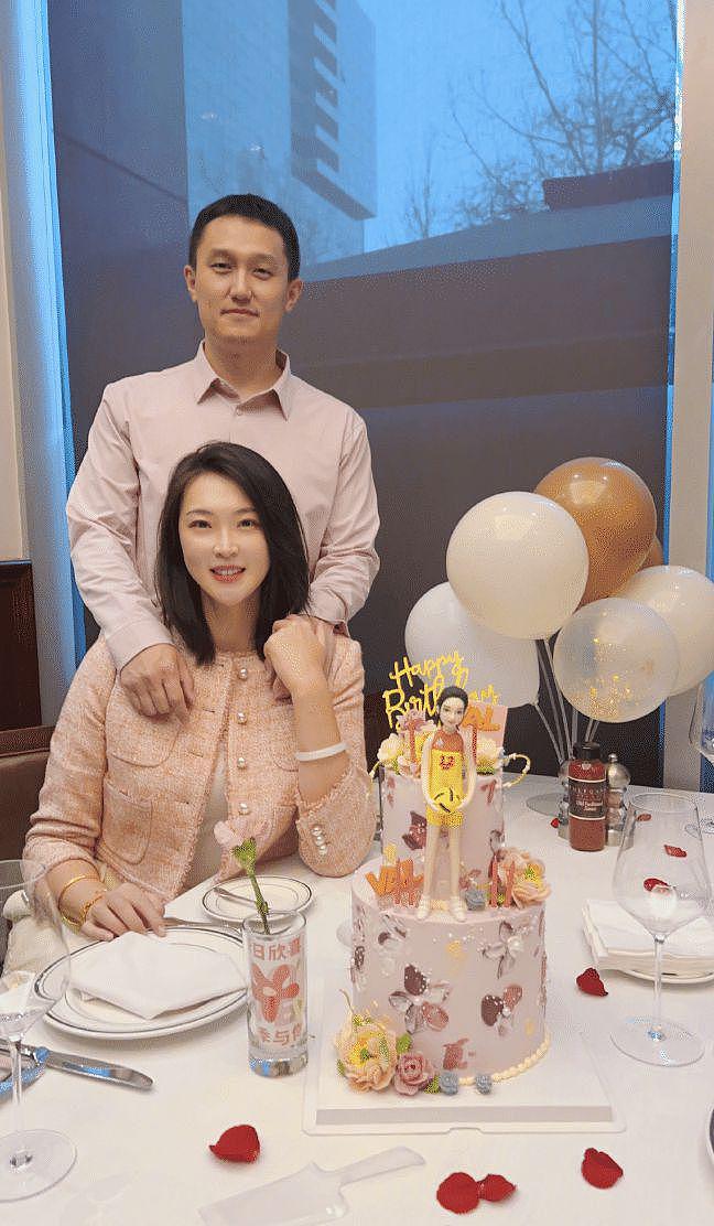 惠若琪晒全家福庆祝结婚 5 周年，被学霸老公搂怀中 - 15