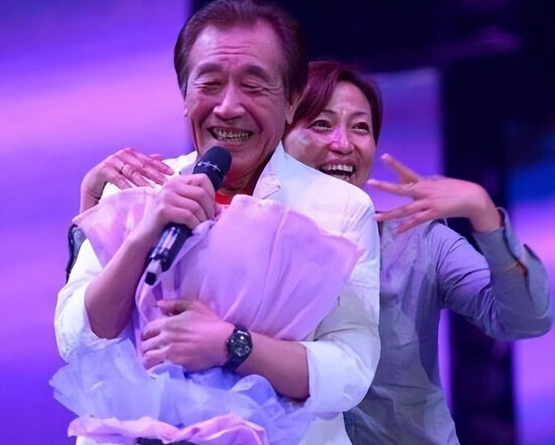 著名歌手张帝：娶女儿闺蜜为妻，如今已80岁高龄，娇妻才刚47岁 - 6