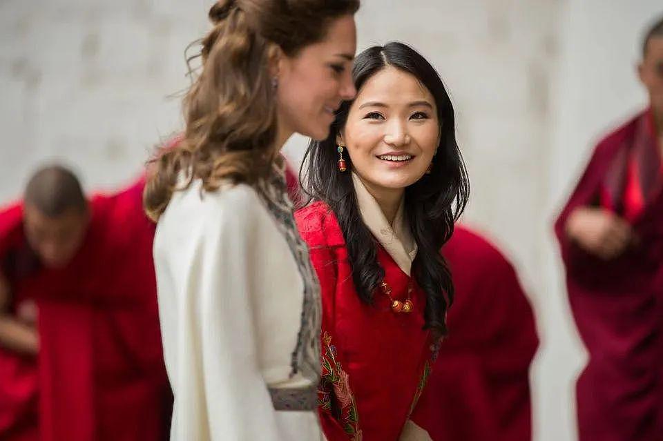 亚洲颜值天花板的不丹王室，一生爱一人的故事是真的吗 - 128