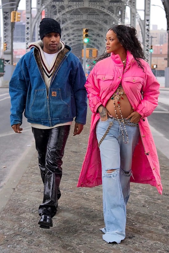 A$AP Rocky & Rihanna / Via BAZZAR