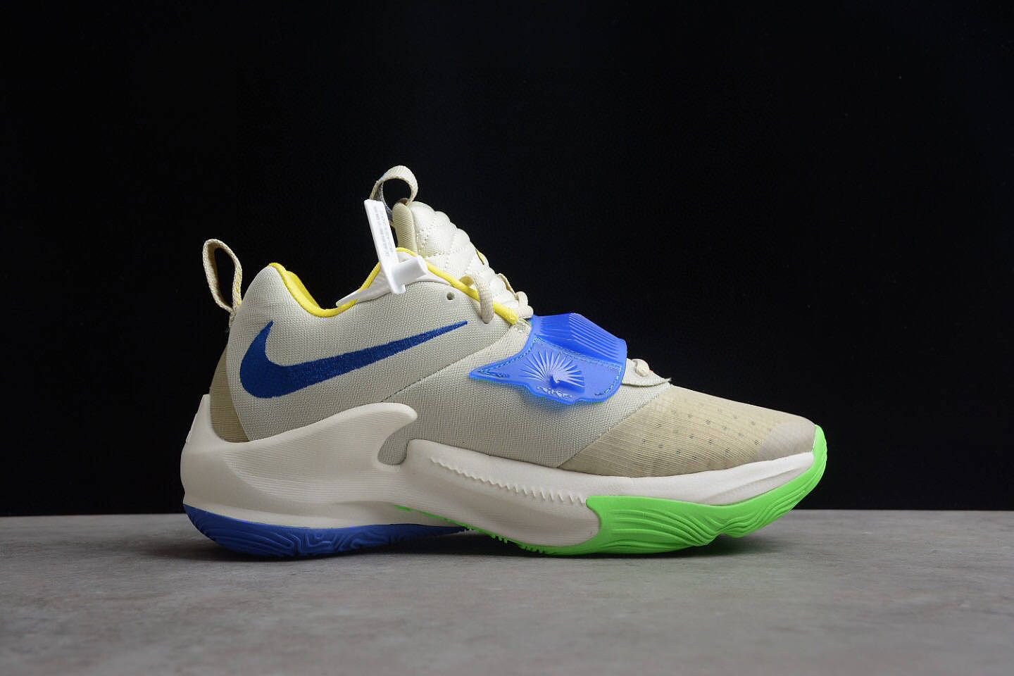 耐克 Nike Zoom Freak 3 Giannis 雄鹿字母哥三代篮球鞋 - 8