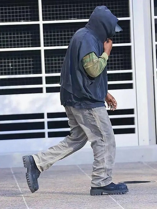 Kanye 连穿一个月 中古 Carhartt 爆火的下半年 - 7