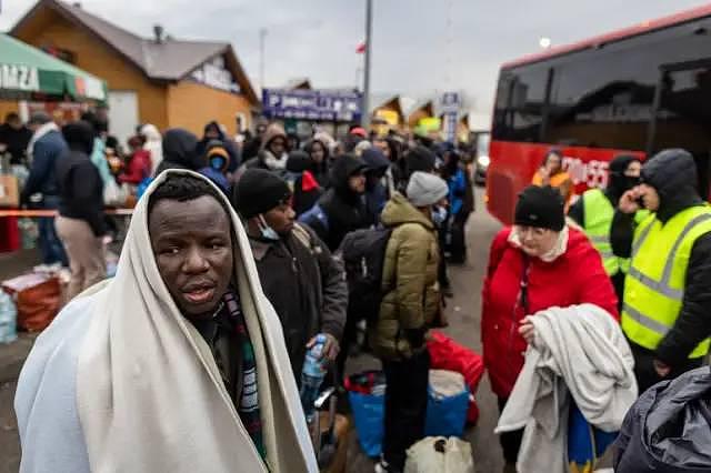 欧洲接纳乌克兰难民背后：白人能进，印度非洲中东裔百般刁难！ - 20