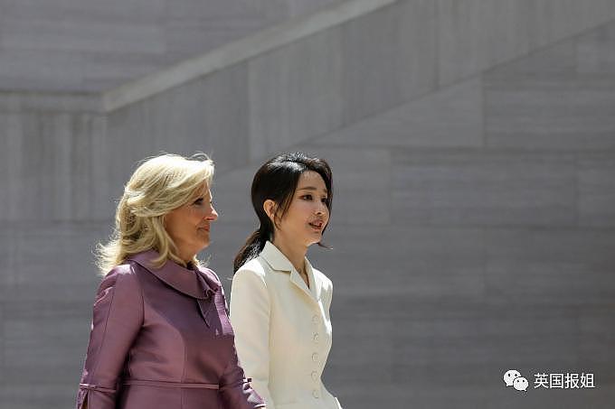 韩总统夫人访美走“时装秀”抢尽风头！网友喷：要篡权？ - 26
